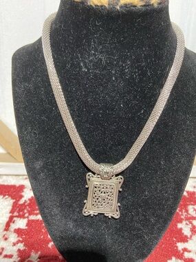 Chunky Silver Tone Mesh Pendant Necklace